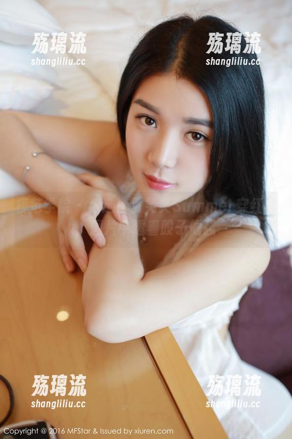 模范学院 - 精选！夏笑笑Summer穿红裙，图片中透着股子倔强
