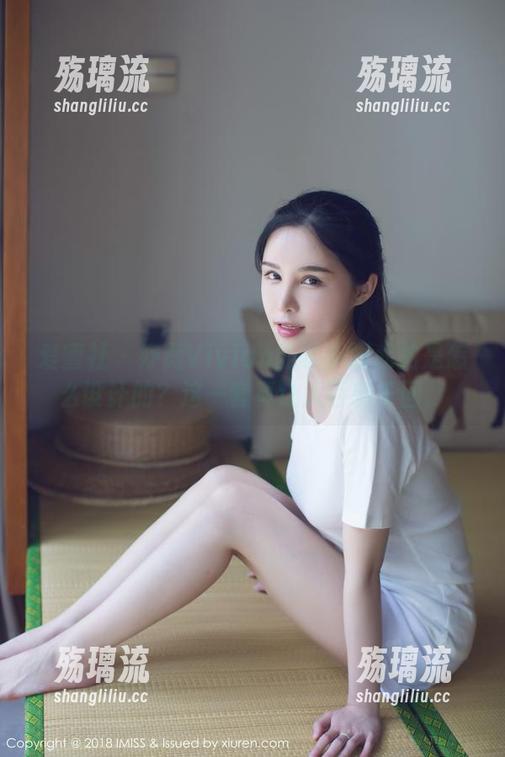 爱蜜社-妤薇Vivian 爱蜜社 - 妤薇Vivian的水手服私拍是怎么设计的?这一套真让人百转千回。