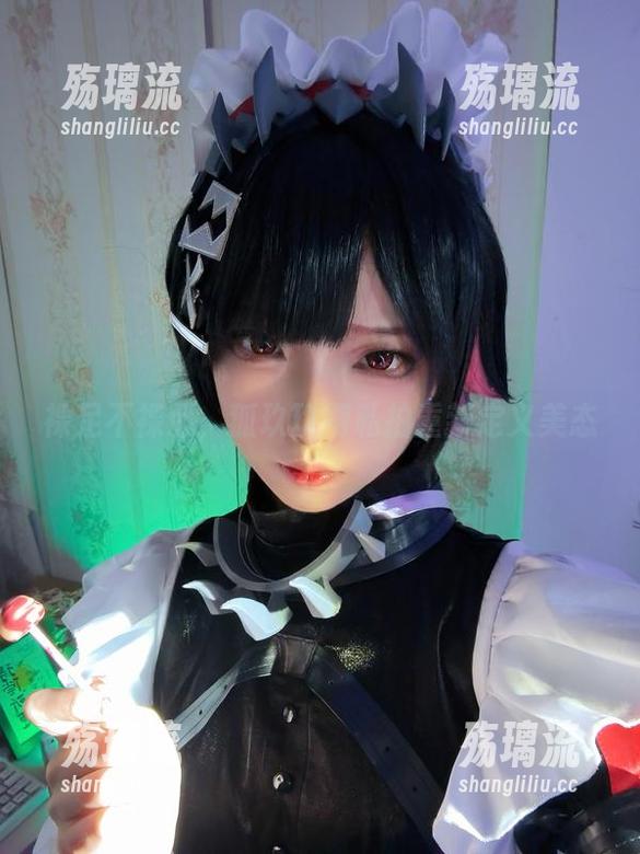 裸足不裸心，狐玖玖用私拍重新定义美态