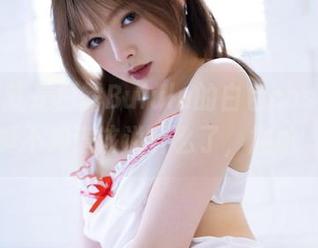 哦，这就是白露Bululu的白色cos合集，真不知道该说什么了，尴尬。