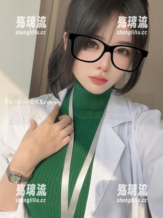 夏天了，眼酱大魔王w的泳衣图包来了，要不要一起喊凉快？