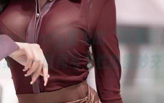 秀人网 – Candy糖糖的“制服情怀”写真集——时尚与个性的微妙交织