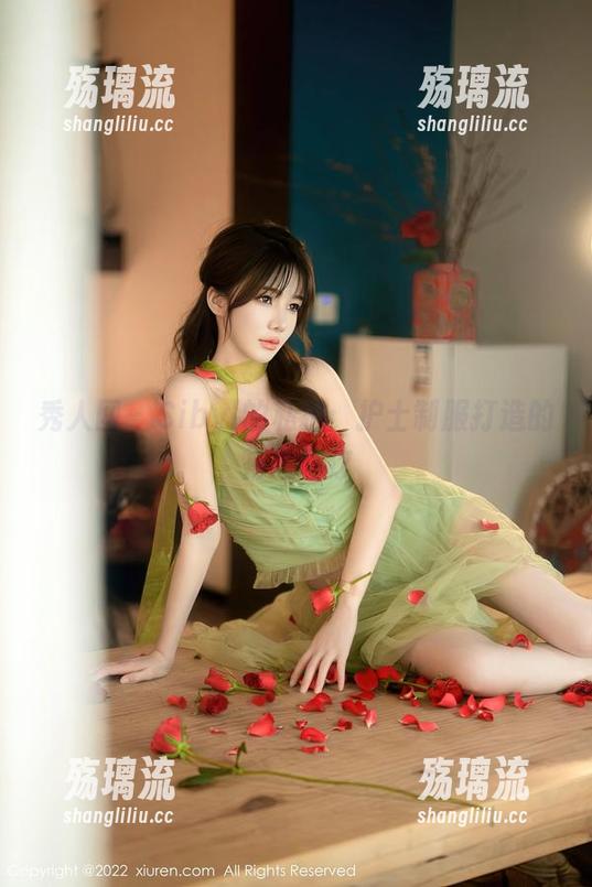 秀人网-sibyl是女巫 秀人网 - Sibyl的私拍:护士制服打造的花式医疗