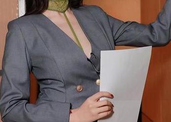 秀人网 – 心累了，就用伍晓丽Shirley的瑜伽图包下载来治愈，真希望能把灵气都下载到手。