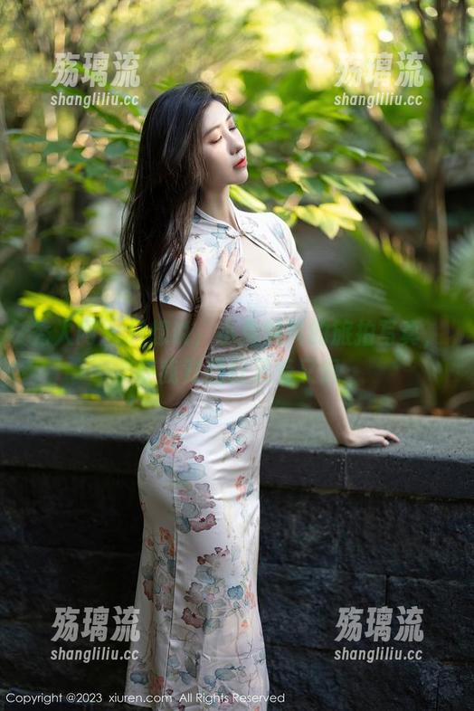 秀人网 - 只想说，小兔纯纯的旅拍写真，使我对旅行又爱又恨