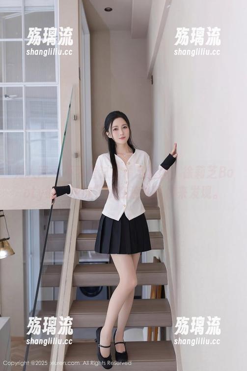 秀人网 - 不可错过的精选套图，徐莉芝Booty的“妹妹”就在这儿等你来发现。