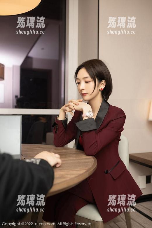 秀人网 - 原图vs写真：悠悠酱yoyoyo怎么就把“女孩”的普通变得不普通了？