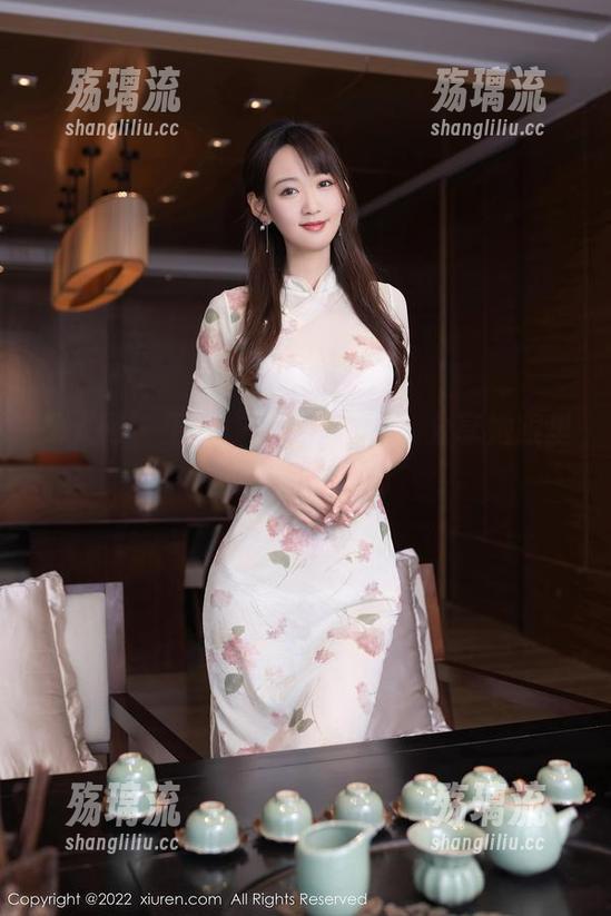 秀人网 - 王雅姗的女仆写真，分享她眼里的不那么乖巧