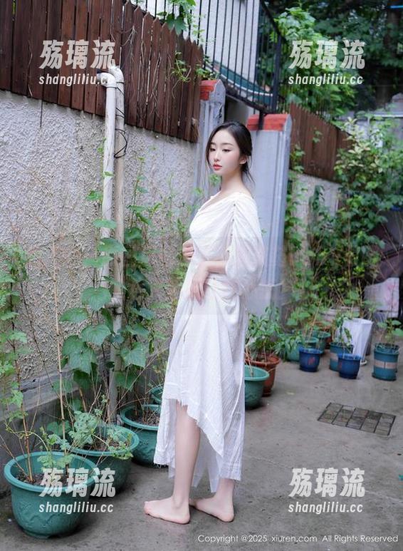 秀人网 - 原图风暴来了，萌汉药baby很酷的惹火娇躯让我心慌！
