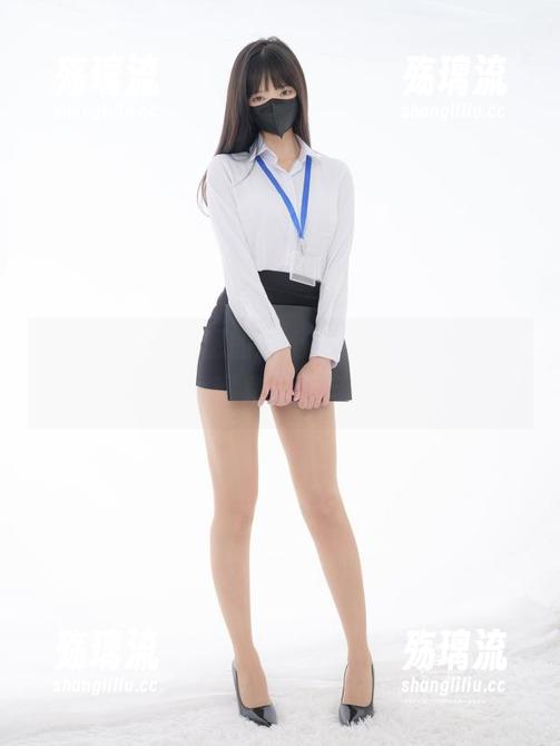 紧急企划 - 小恩的护士角色，免费合集尽在其中，嘴角却不自觉翘起。
