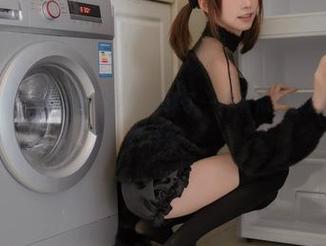 最新汉服套图，绮太郎在这儿演绎了一种看似不经意又超级用心的样子。
