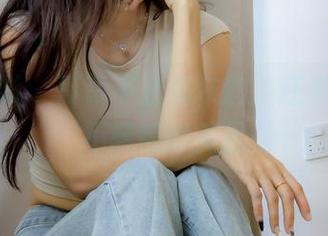 绮梦摄影 – 蔡蔡不止有灰丝，还有让你目不转睛的美图