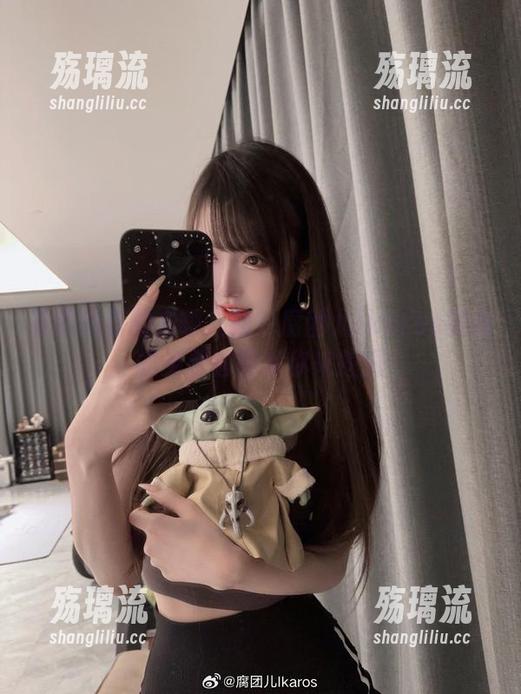 腐团儿Ikaros 有趣的自拍去哪儿找?腐团儿Ikaros微博的免费套图等你来挖掘