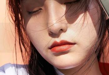 蜜桃社 – 月音瞳的白色秘境——原图展露无遗，图包里藏玄机！