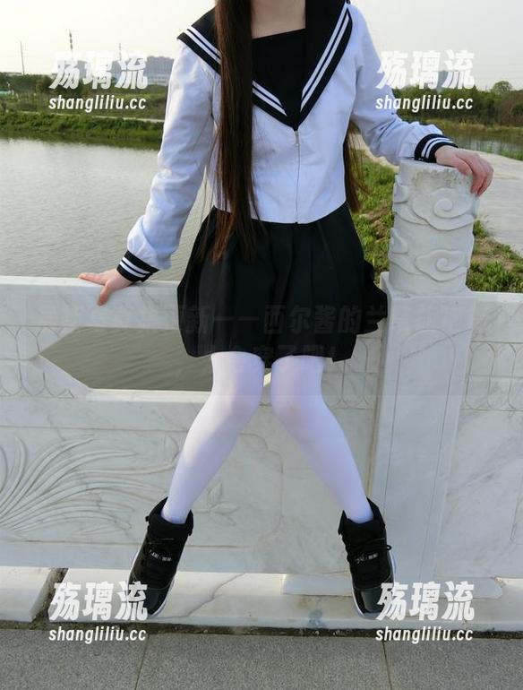 最新写真集更新——西尔酱的兰草旗袍篇，太会穿了吧！