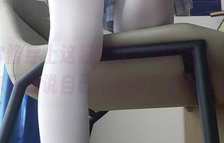 当西尔酱穿上这超薄背心和白色吊带袜，你还敢说自己不心痒？图包上线