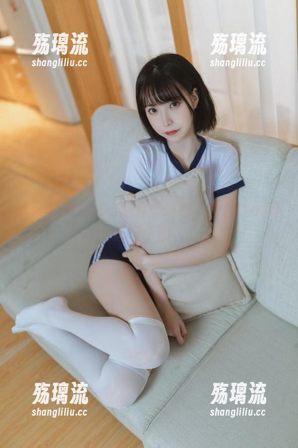 黑丝西装与COS的完美碰撞，许岚LAN真该开个班？