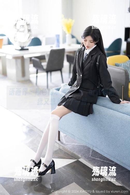 语画界 - 黑色的本质？玥儿玥er的美图让我又想多想了一层。