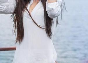 青豆客 – 无圣光下的连衣裙，黄可christine真会把简单穿出深意，佩服佩服。