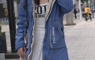 魔镜街拍 – 包臀灰裙也能休闲？婷婷用OL的优雅给你点新的灵感，快来瞅瞅套图！