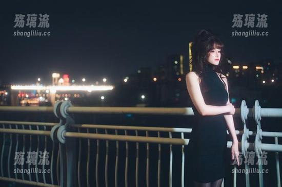 鹿八岁baby 关于鹿八岁baby和她油亮的套图,分享给你们,但注意别流口水哦。