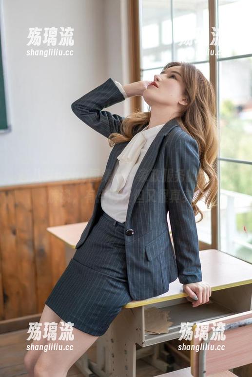 鹿八岁baby图集——家政服务的另一种解读，有点调皮但又很真实。